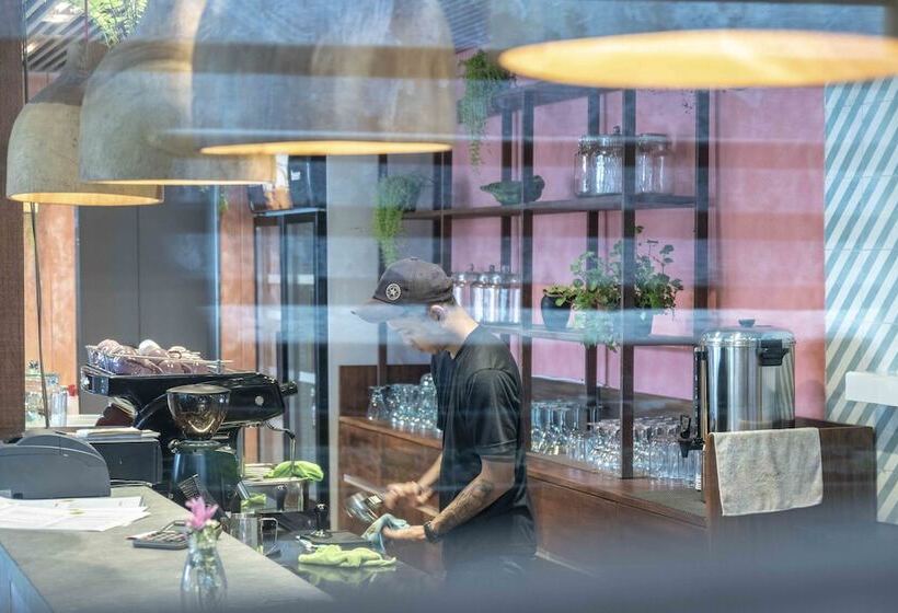 Socialista Lifestyle Hostel