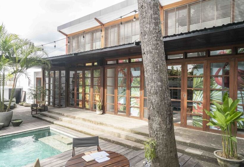 Socialista Lifestyle Hostel