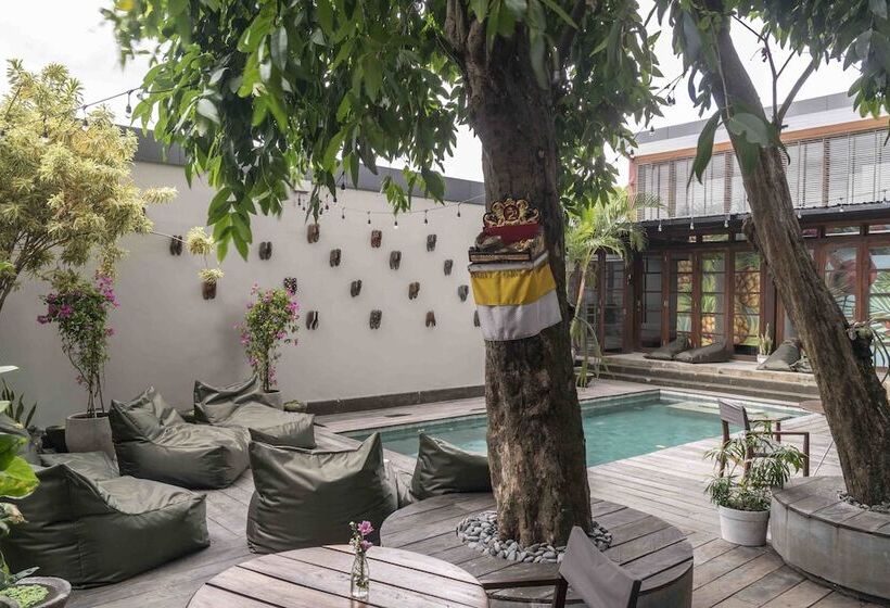 Socialista Lifestyle Hostel