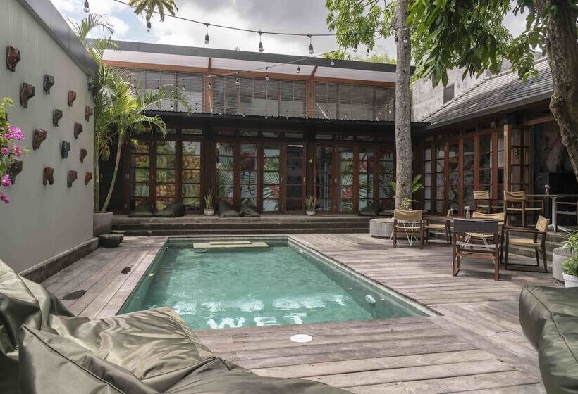 Socialista Lifestyle Hostel