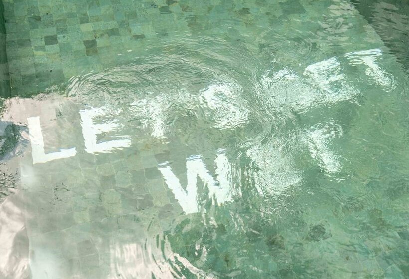 Socialista Lifestyle Hostel