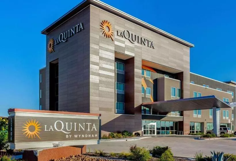 Hotelli La Quinta By Wyndham San Antonio Alamo City