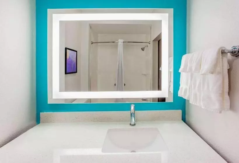 Hotelli La Quinta By Wyndham San Antonio Alamo City