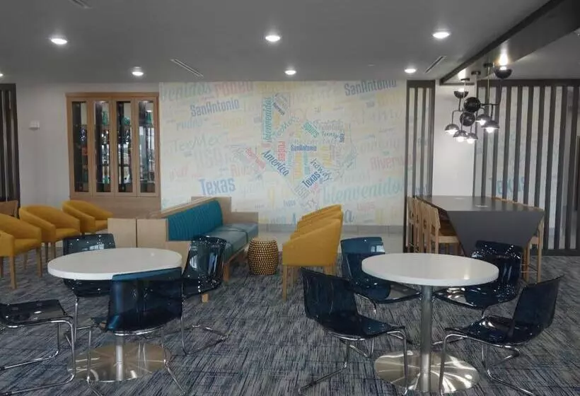 Hotelli La Quinta By Wyndham San Antonio Alamo City