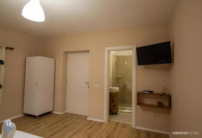هتل Trako`s Home