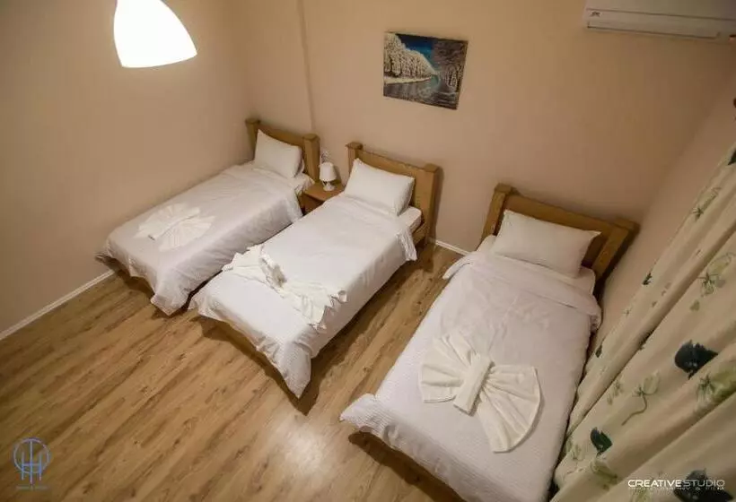 هتل Trako`s Home
