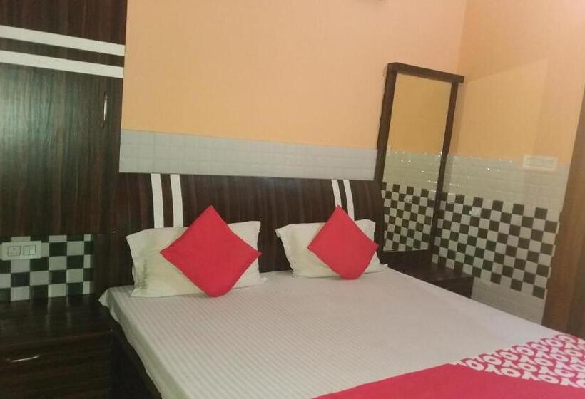 Oyo 30451 Hotel Yaduvanshi