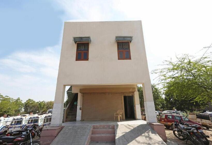 Oyo 30451 Hotel Yaduvanshi