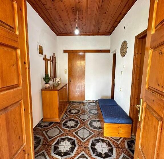 Majatalo Boungainvillea