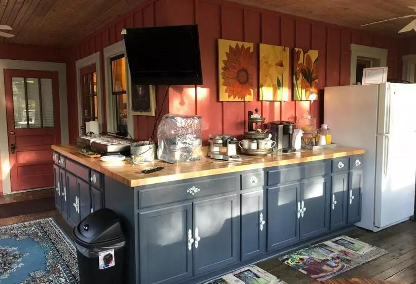 Bed and Breakfast Harvest House 1882