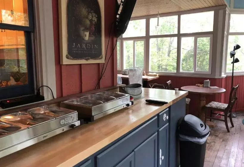 Bed and Breakfast Harvest House 1882