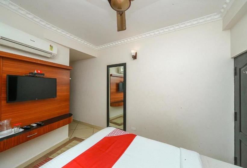 فندق Oyo 8153 K Empire