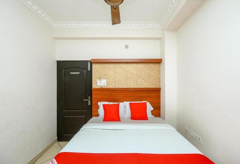 فندق Oyo 8153 K Empire