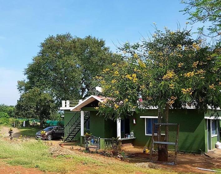 Aarraams Farms & Resorts