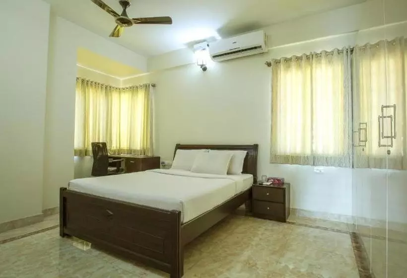 ホテル Falcon Suites Yelahanka New Town