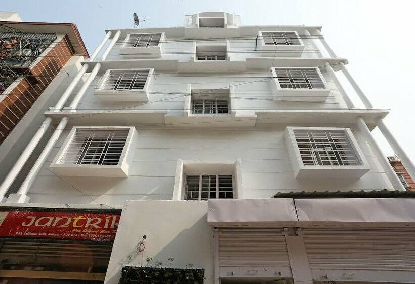 Hotel Oyo 16802 Transit Express