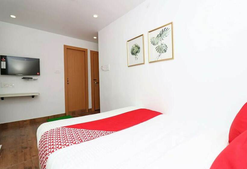 Hotel Oyo 16802 Transit Express