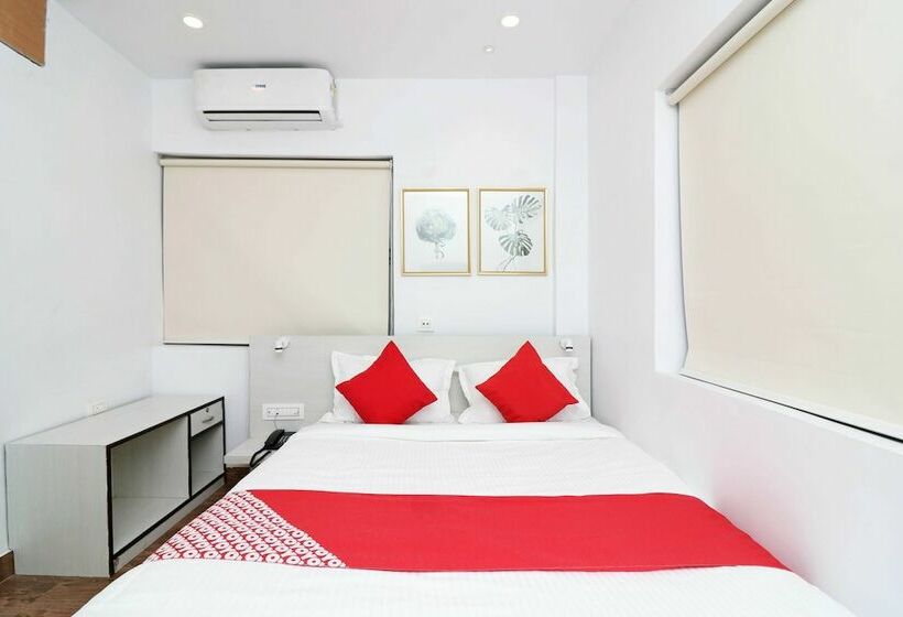 Hotel Oyo 16802 Transit Express