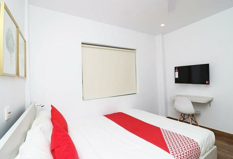 Hotel Oyo 16802 Transit Express