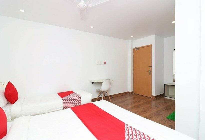 Hotel Oyo 16802 Transit Express