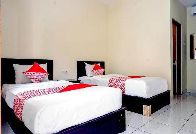 Отель Uluwatu Cahya Guest House