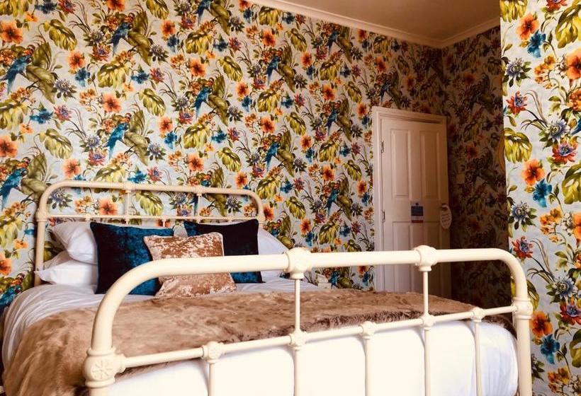 مبيت وإفطار No11 Bistrobar & Rooms