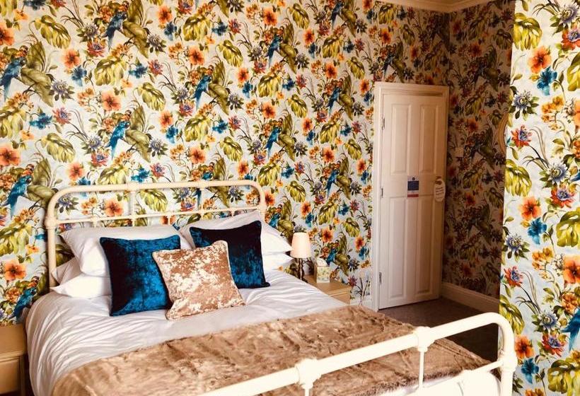 مبيت وإفطار No11 Bistrobar & Rooms