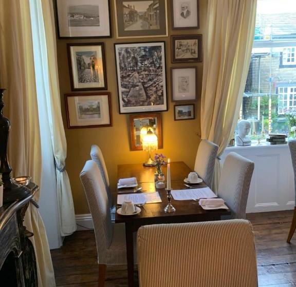 مبيت وإفطار No11 Bistrobar & Rooms