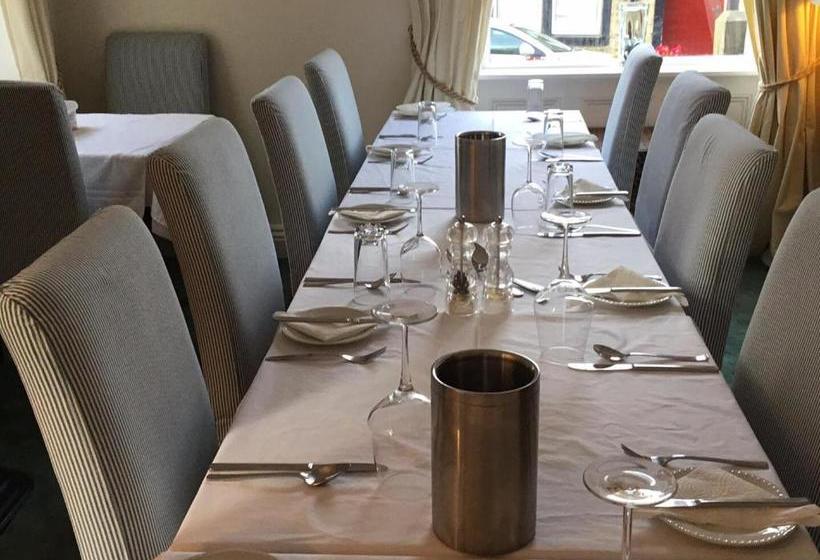 مبيت وإفطار No11 Bistrobar & Rooms