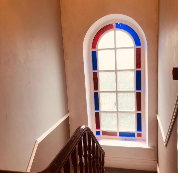 مبيت وإفطار No11 Bistrobar & Rooms