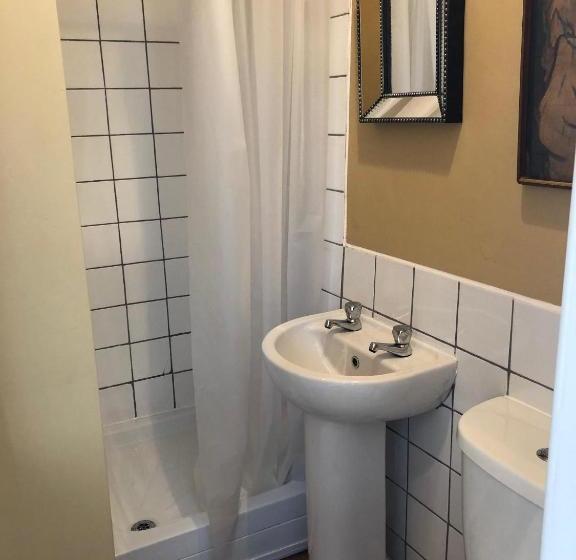 مبيت وإفطار No11 Bistrobar & Rooms