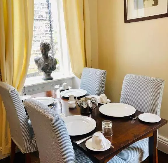 ベッドアンドブレックファースト No11 Bistrobar & Rooms