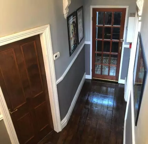 ベッドアンドブレックファースト No11 Bistrobar & Rooms