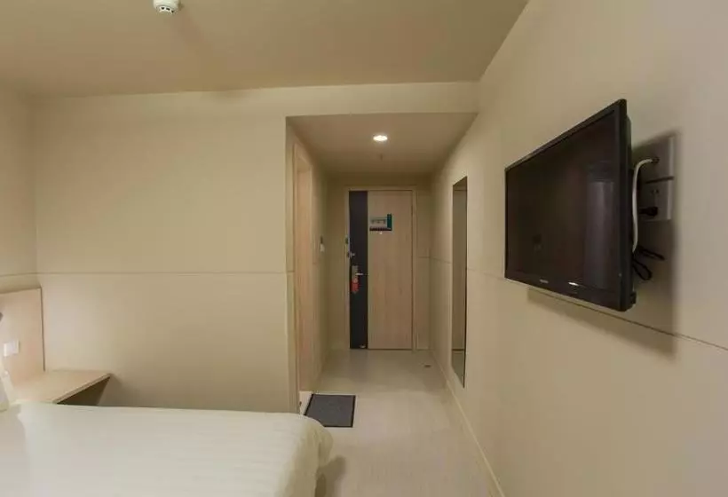 ホテル Jinjiang Inn Wulanchabu Jining Railway Station Xingfu Road