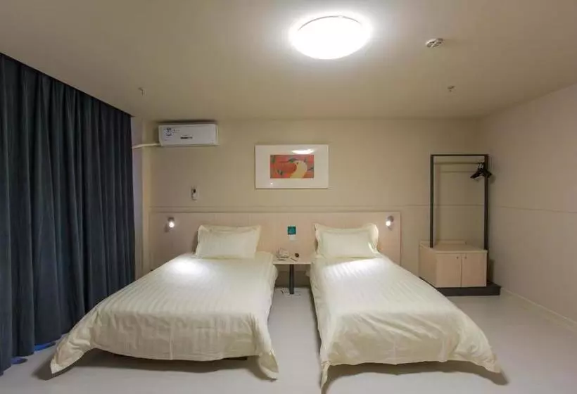 ホテル Jinjiang Inn Wulanchabu Jining Railway Station Xingfu Road