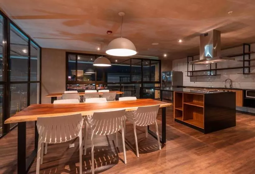 Bee Suites Curridabat