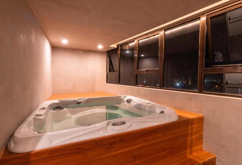 Bee Suites Curridabat