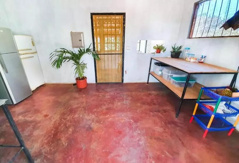 Retkeilymaja Casa Ital Tico, Playa Negra