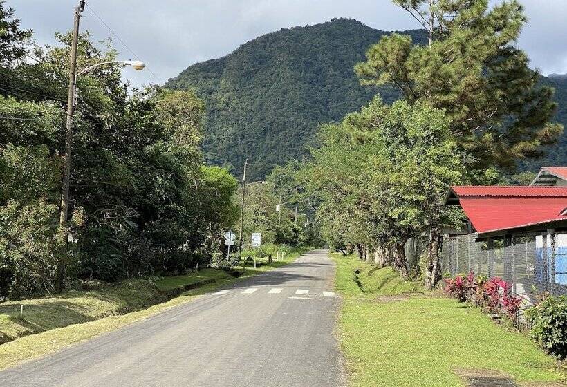 ユースホステル Hostal Lopez El Valle Cabañas