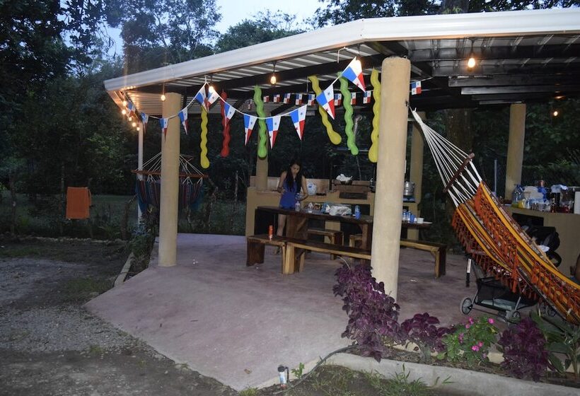 ユースホステル Hostal Lopez El Valle Cabañas