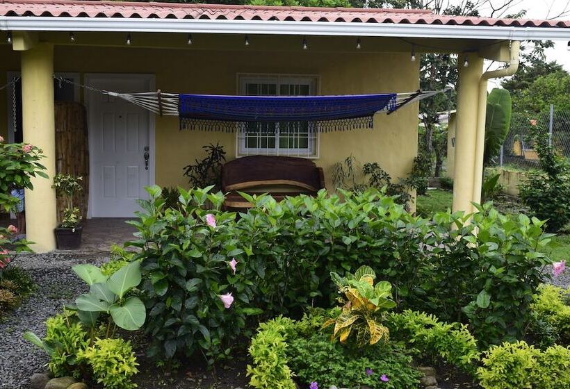 ユースホステル Hostal Lopez El Valle Cabañas