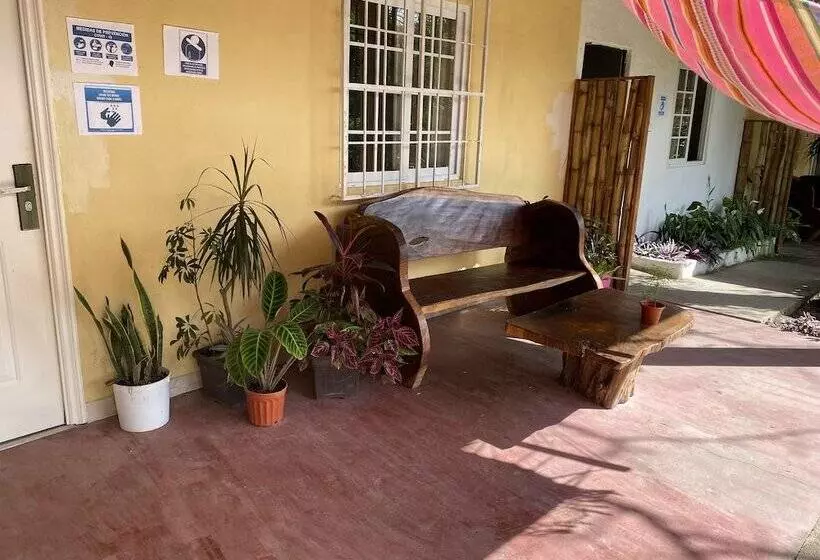 Retkeilymaja Hostal Lopez El Valle Cabañas