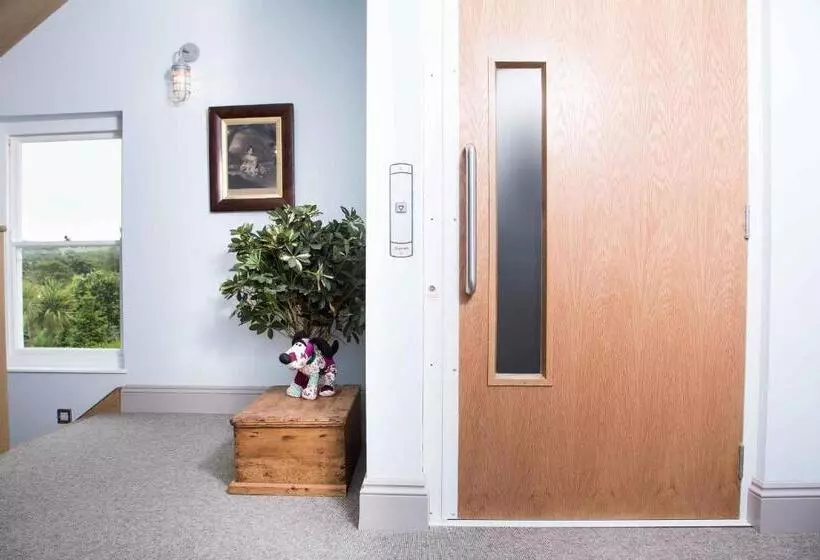 Hotelli The Globe Angle