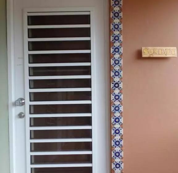 پانسیون Isla Hermosa Guesthouse