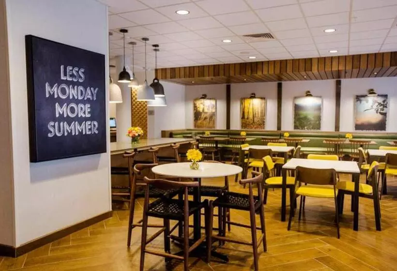 Hotelli Fairfield Inn & Suites By Marriott Philadelphia Broomall/newtown Square