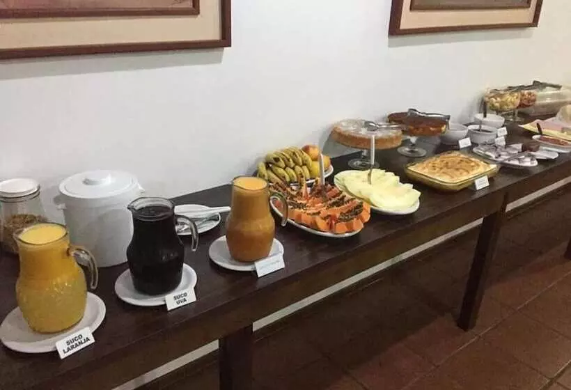 Hotelli Palotina Palace