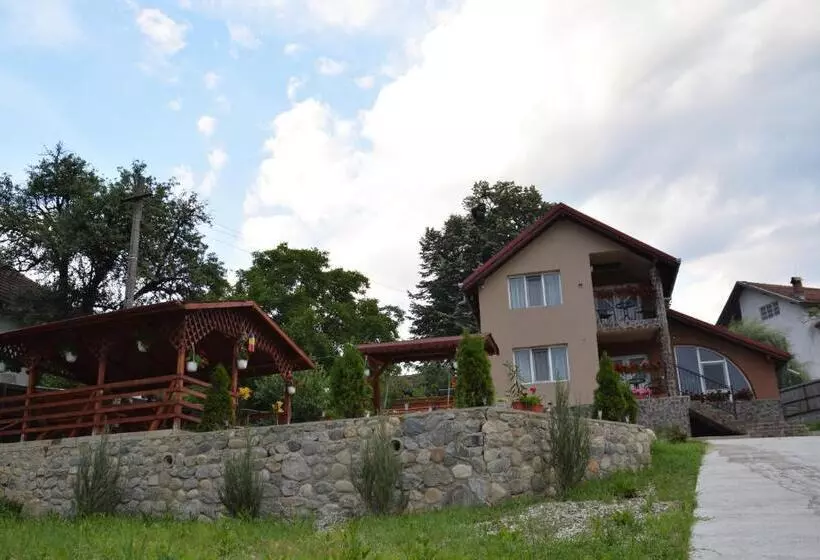 پانسیون Bogdan Si Raluca