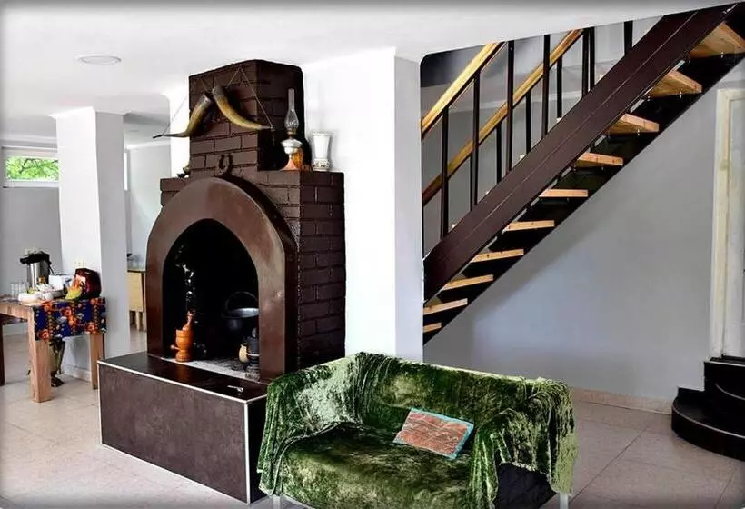 پانسیون Guest House Qedi