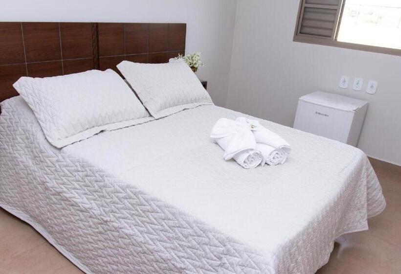 بنسيون Pousada Carlitos