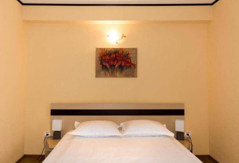 بنسيون Vila Patricia